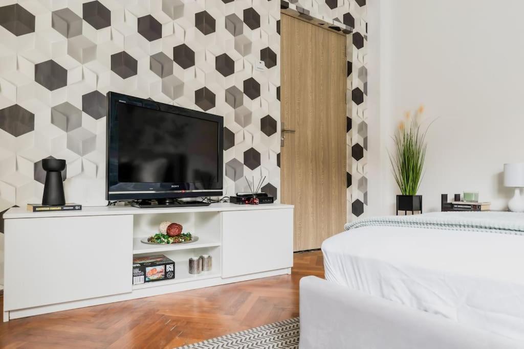 Nightfall Escape - M&n Bucarest