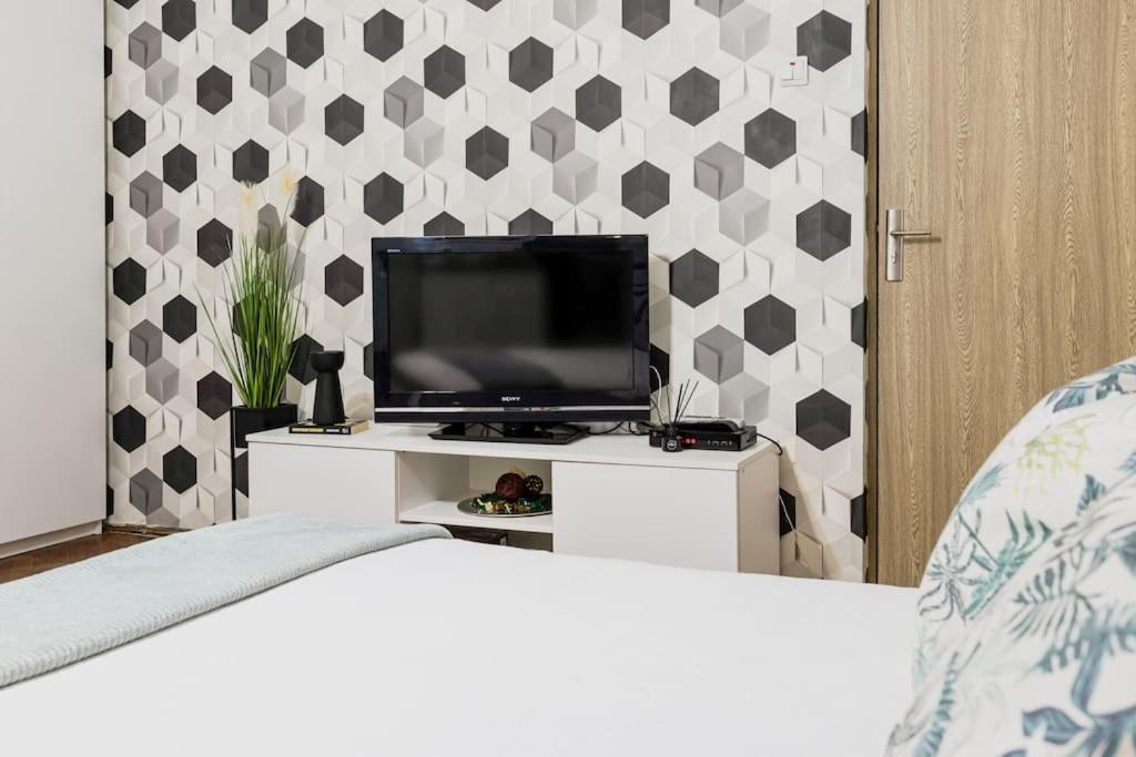 Nightfall Escape - M&n Appartement *
